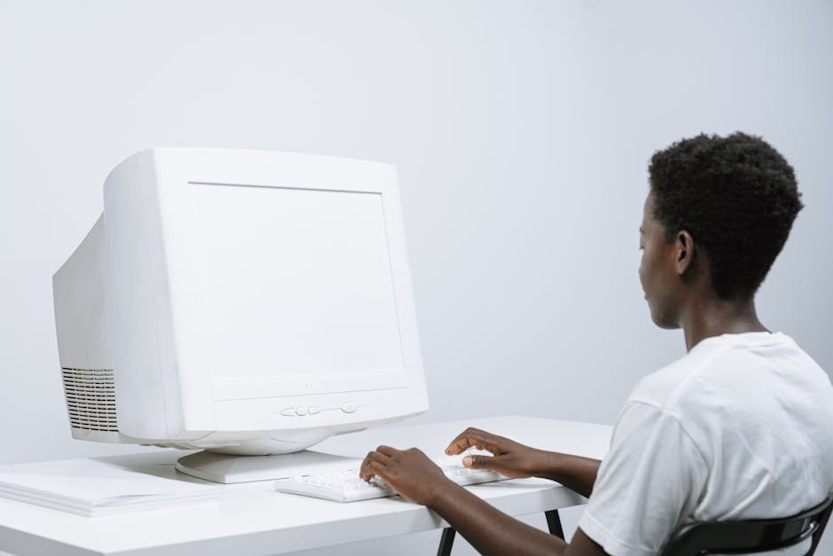 french person using computer